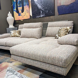 Диван итальянский современный Toby Wing от бренда Calia Italia. Угловой диван в натуральной ткани.